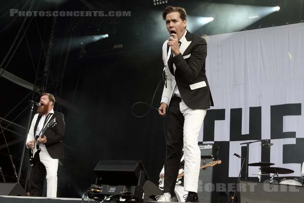 THE HIVES - 2018-06-17 - BRETIGNY-SUR-ORGE - Base Aerienne 217 - Main Stage - Per Almqvist - Mikael Karlsson Åström